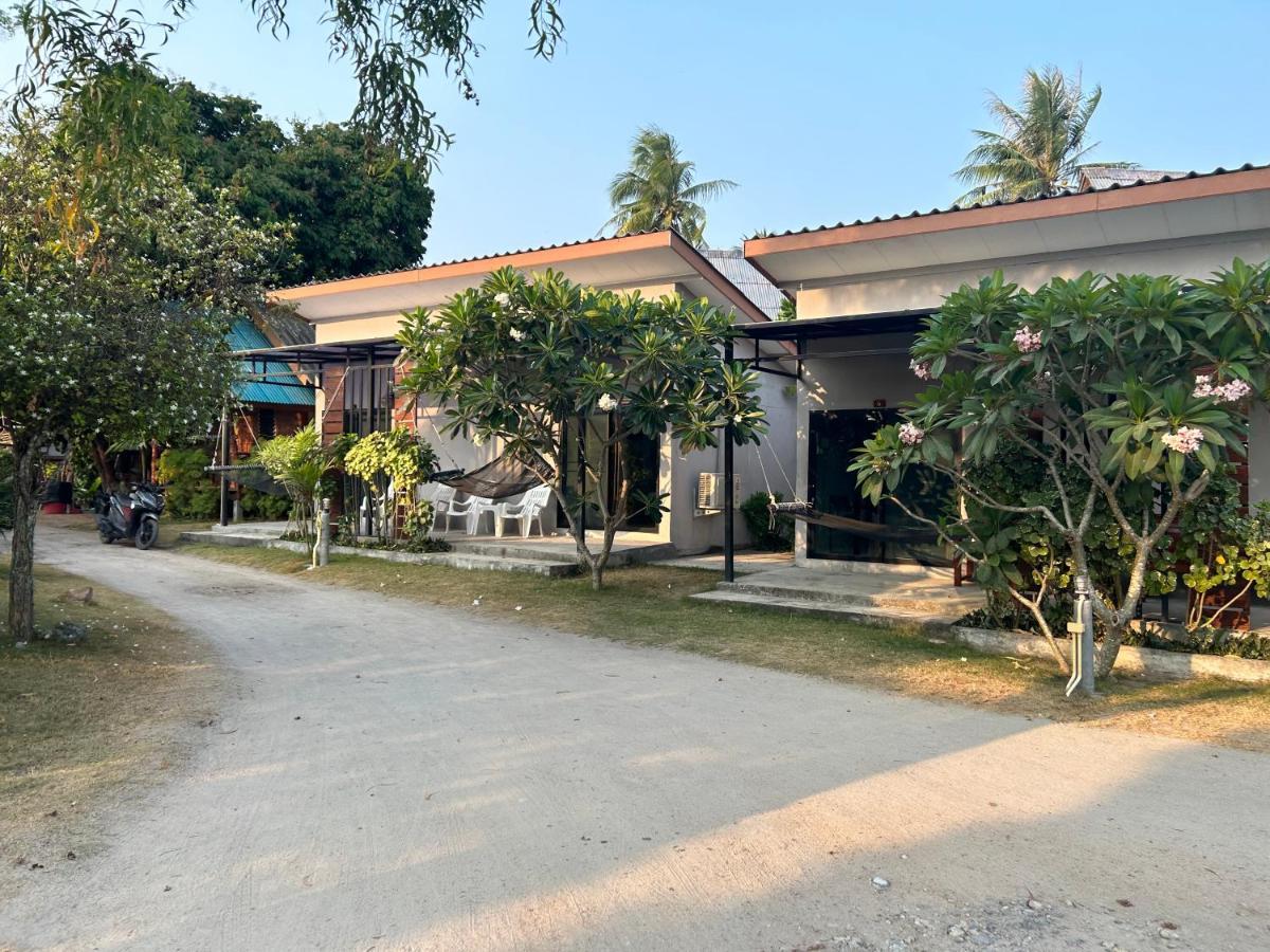 The Cosy Sunset Beach Resort & Restaurant Thongsala Ngoại thất bức ảnh
